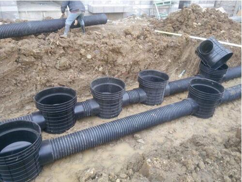 普通排水檢查井比，為何塑料檢查井更適合市政道路工程？